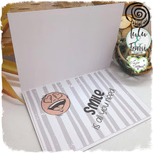 Lade das Bild in den Galerie-Viewer, Digiset - "Grinsebacke"