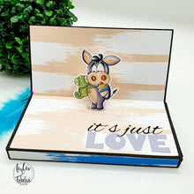 Lade das Bild in den Galerie-Viewer, Schnäppchen - Digistamp "Love is Love"