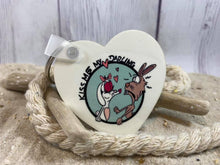 Load image into Gallery viewer, Plotterdatei "Kiss me Bunny"