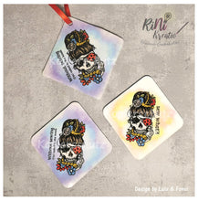 Lade das Bild in den Galerie-Viewer, Digistamp "Sewing Skull Uschi"